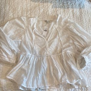 Flowy, sheet white American Eagle top